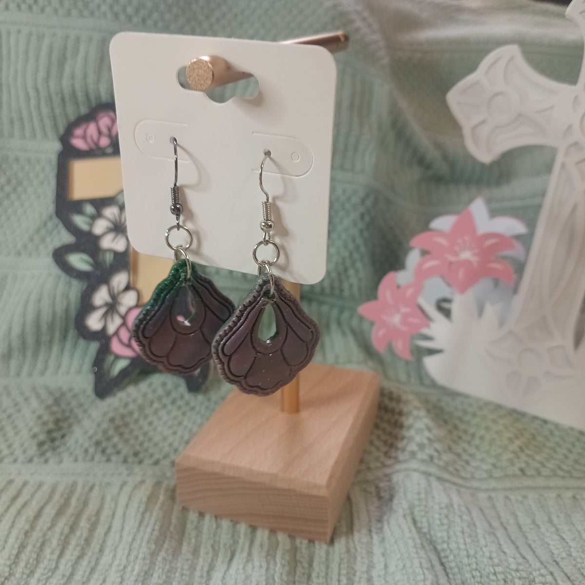 Purple fan shell clay dangle earrings with green edge and teardrop cutout